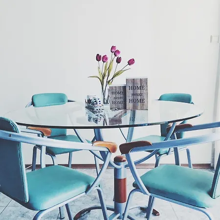 アパートホテル Spacious Modern Two-bedroon In Elit 1 Complex 3*