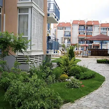Spacious Modern Two-bedroon In Elit 1 Complex *