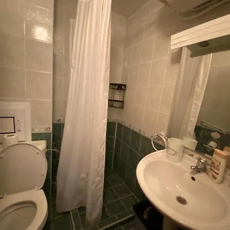 アパートホテル Spacious Modern Two-bedroon In Elit 1 Complex 3*